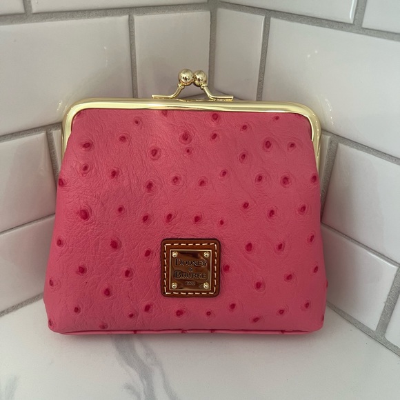 Cute!! 👛 Dooney & Bourke Kisslock Wallet! - Picture 5 of 16